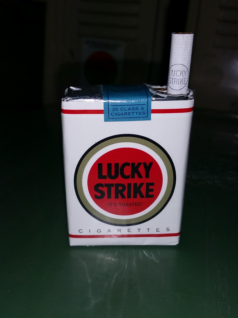 Лайки страйк компакт. Сигареты лаки страйк 2023. Сигареты лаки страйк компакт. Лаки страйк сигареты деми. Сигареты Lucky Strike ориджинал.